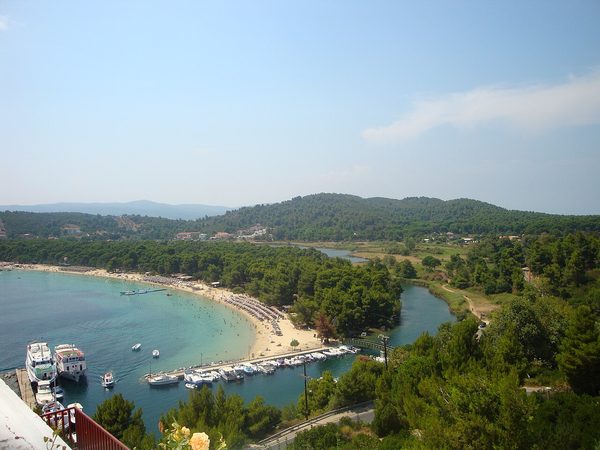 Koukounaries beach